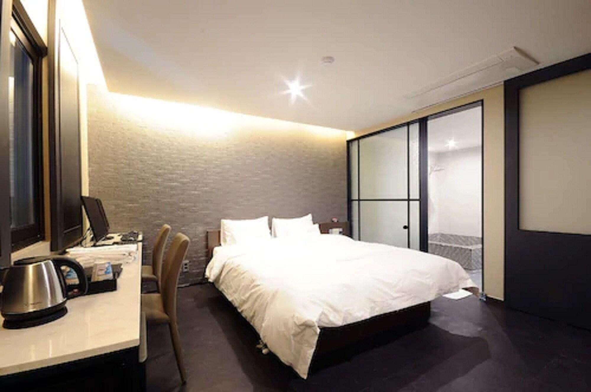 Queens Hotel Seomyeon Puszan Kültér fotó